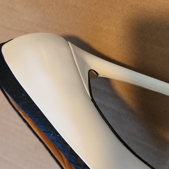 L.A.M.B. black/white suede & leather pumps-6.5 - Picture 14 of 14